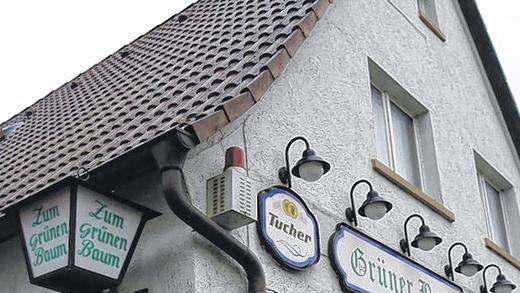 Schätzwert 55 000 Euro: Die ehemalige Wernfelder Gastwirtschaft „Zum Grünen Baum“. Schätzwert 55 000 Euro: Die ehemalige Wernfelder Gastwirtschaft „Zum Grünen Baum“.