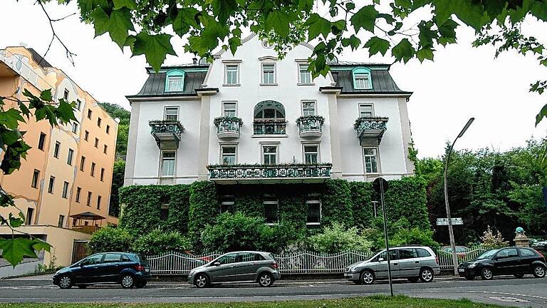 Altenberg - Die Heiligenfeld GmbH betreibt an der Bismarckstraße (unser Bild) vier Kliniken. Drei Häuser hat sie außerhalb Bad Kissingens, In Berlin kommt noch in diesem Jahr ein weiteres hinzu. Altenberg - Die Heiligenfeld GmbH betreibt an der Bismarckstraße (unser Bild) vier Kliniken. Drei Häuser hat sie außerhalb Bad Kissingens, In Berlin kommt noch in diesem Jahr ein weiteres hinzu.