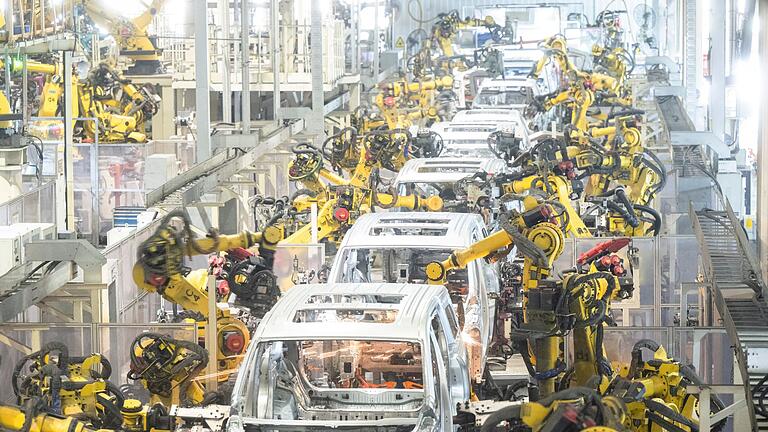 Chinesische Autoindustrie       -  Fertigung bei der chinesischen Elektroautomarke bei Voyah in Wuhan. (Archivbild)