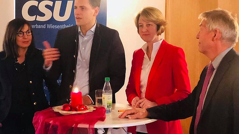 Neujahrsempfang der CSU in Wiesentheid mit dem Schwerpunkt Europa. Von links: MdL Barbara Becker, EU-Parlamentskandidat Christian Staat, MdB Anja Weisgerber, MdL a. D. Otto Hünnerkopf.