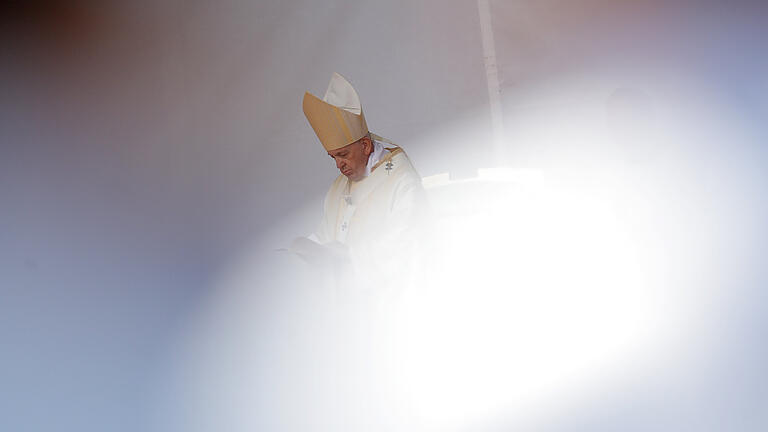 Papst Franziskus hat einen Brief an die Gläubigen in Deutschland geschrieben.