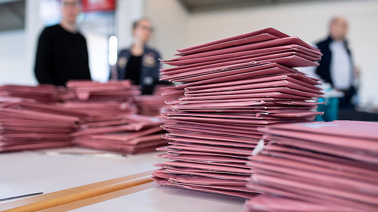 In 26 Städten, Gemeinden und Landkreisen kommt es an diesem Sonntag zu Stichwahlen. In 26 Städten, Gemeinden und Landkreisen kommt es an diesem Sonntag zu Stichwahlen.