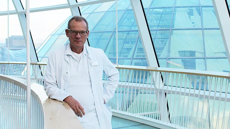 Dr. Rupert Reichart, Oberarzt und Leitender Arzt für Schmerztherapie in der Klinik für Neurochirurgie. Dr. Rupert Reichart, Oberarzt und Leitender Arzt für Schmerztherapie in der Klinik für Neurochirurgie.