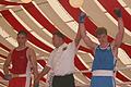 Kai Friedensohn (rechts) vom TSV Bad Kissingen gelang beim Boxen im Kiliani-Festzelt in Würzburg der einzige K.o.-Sieg des Tages über Imran Baziaev. In der Mitte ist Ringrichter Richard Hilgert aus Kitzingen zu sehen.Hartmut Hess       -  Kai Friedensohn (rechts) vom TSV Bad Kissingen gelang beim Boxen im Kiliani-Festzelt in Würzburg der einzige K.o.-Sieg des Tages über Imran Baziaev. In der Mitte ist Ringrichter Richard Hilgert aus Kitzingen zu sehen.Hartmut Hess