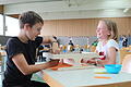 'Brettspiele sind viel cooler als Playstation zu spielen' - die Geschwister Daniel (12) und Lena Langmandel bei einer Partie 'Klask'.