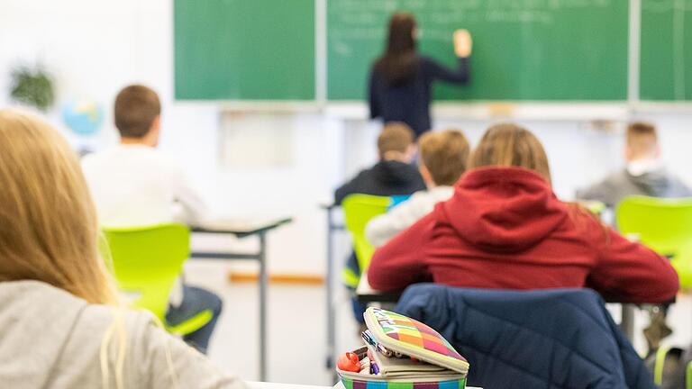 Im Landkreis Bad Kissingen haben nicht deutlich mehr Schülerinnen und Schüler vom Gymnasium an eine Realschule gewechselt, als vor der Corona-Pandemie. - Im Landkreis Bad Kissingen haben nicht deutlich mehr Schülerinnen und Schüler vom Gymnasium an eine Realschule gewechselt, als vor der Corona-Pandemie. Im Landkreis Bad Kissingen haben nicht deutlich mehr Schülerinnen und Schüler vom Gymnasium an eine Realschule gewechselt, als vor der Corona-Pandemie. - Im Landkreis Bad Kissingen haben nicht deutlich mehr Schülerinnen und Schüler vom Gymnasium an eine Realschule gewechselt, als vor der Corona-Pandemie.