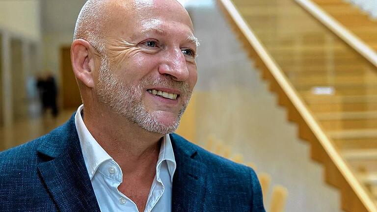 „Das Programm ist so gut, dass keiner mehr in Urlaub fahren muss“: Wolf Eiermann, neuer Chef des Museums Georg Schäfer, wirbt für Bilderreisen im Kopf. „Das Programm ist so gut, dass keiner mehr in Urlaub fahren muss“: Wolf Eiermann, neuer Chef des Museums Georg Schäfer, wirbt für Bilderreisen im Kopf.