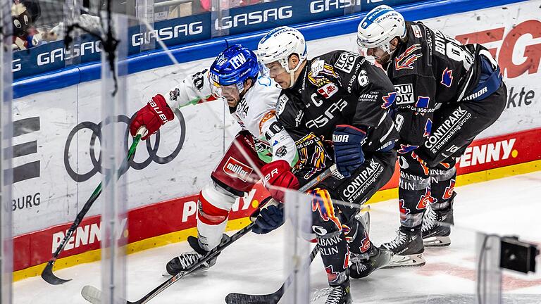 Chris Collins       -  Chris Collins (l) verlässt die Augsburger Panther.
