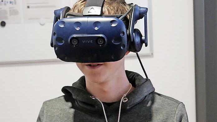 Auch die Chance zur praktischen Anwendung von VR-Brillen (Virtuell-Reality-Brillen) wurde ausgiebig genutzt. - Auch die Chance zur praktischen Anwendung von VR-Brillen (Virtuell-Reality-Brillen) wurde ausgiebig genutzt. Auch die Chance zur praktischen Anwendung von VR-Brillen (Virtuell-Reality-Brillen) wurde ausgiebig genutzt. - Auch die Chance zur praktischen Anwendung von VR-Brillen (Virtuell-Reality-Brillen) wurde ausgiebig genutzt.