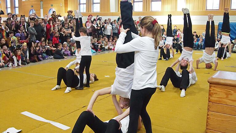 2016 fand der 22. Sport- und Spielnachmittag der Turngemeinde Kitzingen am Faschingssonntag in der Florian-Geyer-Halle statt. Seit 2018 fällt die Traditionsveranstaltung aus, weil die TGK damit nicht mehr in die Halle darf.&nbsp;