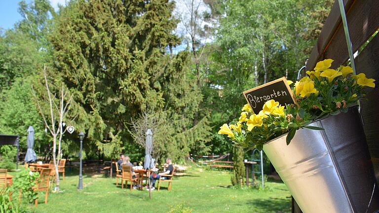 Impressionen aus dem neuen Breitbrunner Biergarten von Eyleen Strohhöfer