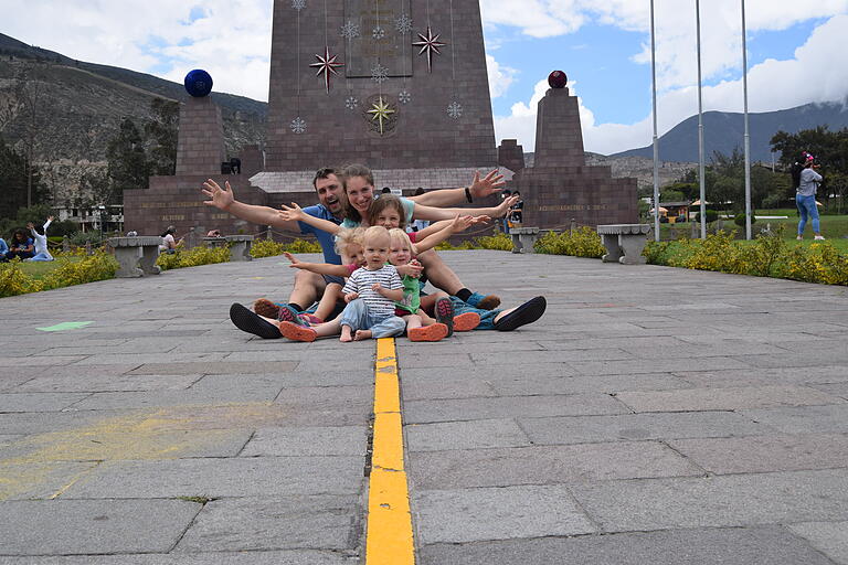 Mit ihren vier Kindern&nbsp; zogen Christoph und Isabelle Bauer von Höchberg nach Ecuador.