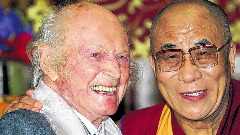 Lebenslange Freundschaft: Heinrich Harrer und der Dalai Lama, eine Aufnahme aus dem Jahr 2002.