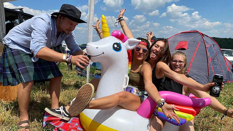 Das 'Ab geht die Lutzi'-Festival in Rottershausen ist gestartet. Auf dem Campinggelände wird schon am Donnerstagmittag ordentlich gefeiert.