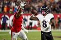 Tampa Bay Buccaneers - Baltimore Ravens       -  Fünf Touchdowns für Lamar Jackson (rechts) ebneten den Ravens den Weg zum Sieg.