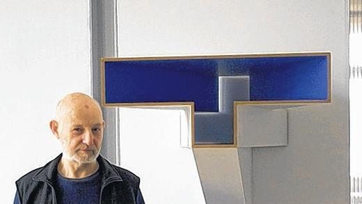Künstlergespräch mit Edgar Gutbub       -  (mma)  Am Donnerstag, 25. September, 19.30 Uhr veranstaltet das Museum im Kulturspeicher am Oskar-Laredo-Platz gemeinsam mit dem Freundeskreis Kulturspeicher einen Gesprächsabend mit dem aus Mannheim stammenden Bildhauer, Installationskünstler und Grafiker Edgar Gutbub. Der mit einer Arbeit in der Sammlung Peter C. Ruppert des Museum im Kulturspeicher vertretene Künstler konstruiert seine Plastiken ausschließlich aus geometrischen Formen. Seine formal reduzierten Arbeiten beschäftigen sich u. a. mit den Phänomenen der Verdichtung und der Ausweitung des Offenen und des Verschlossenen. Der Künstler und der Freundeskreis Kulturspeicher lädt alle Interesierte zu spannenden Gesprächen. Eintritt: 5,50 Euro (erm. 3,50 Euro) an der Abendkasse.
