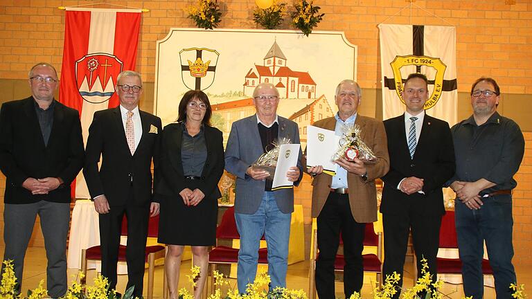 Ehrung langähriger Mitglieder: Albert Manger für 70 Jahre (mit Urkunde) und Manfred Manger (mit Urkunde ) für 60 Jahre       -  Ehrung langähriger Mitglieder: Albert Manger für 70 Jahre (mit Urkunde) und Manfred Manger (mit Urkunde ) für 60 Jahre