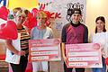 Bei der Spendenübergabe (von links): dm-Filialleiterin Pamela Ernst. Hannelore Hanauer (Tierfreunde Mainfranken), Tobias Hauk ('Skate'n'Rock') und Christina Hering (dm) .
