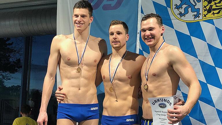 Ausgezeichnet: (von links) Sebastian Beck, Ruwen Straub (beide SV Würzburg 05) und Nikita Rodenko (Nürnberg) bei der Siegerehrung für die 800 Meter Freistil.