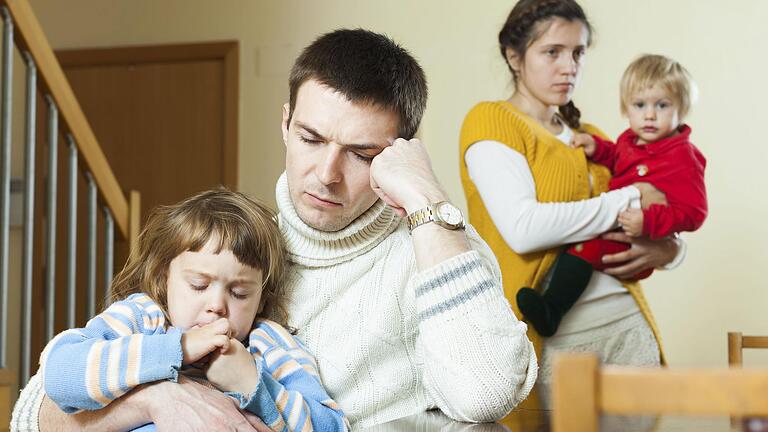 Homeoffice, Homeschooling, geschlossene Kindergärten: Die Folgen der Corona-Pandemie bringen so manche Familie (Symbolbild) an ihre Belastungsgrenze.&nbsp;