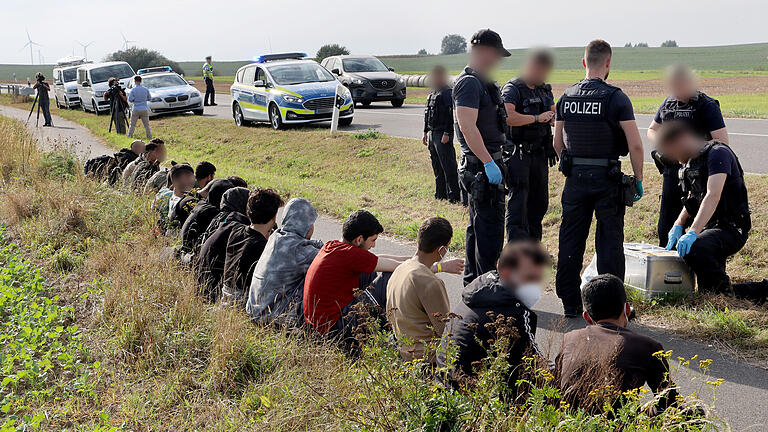 Unerlaubte Einreise an polnischer Grenze.jpeg       -  Zuletzt kamen deutlich mehr Flüchtlinge über die Grenze zu Polen und Tschechien nach Deutschland.