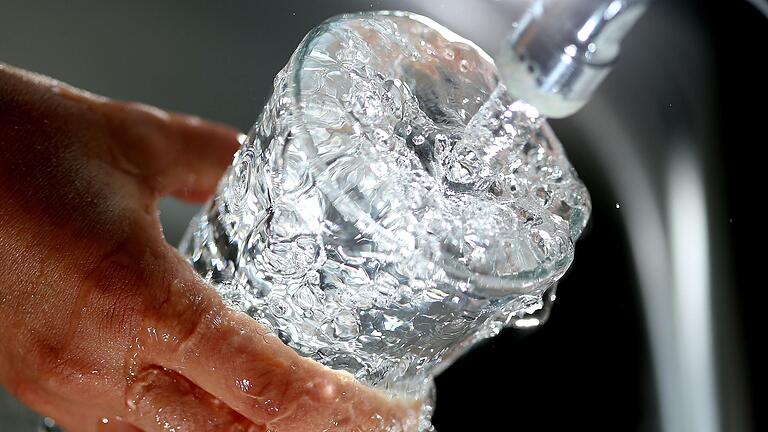 Das Trinkwasser im Würzburger Norden und in Estenfeld (Symbolfoto) muss nicht mehr gechlort werden.&nbsp;