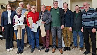 Auf dem Bild von links:    1. Bürgermeisterin Simone Seufert, Heinz Fredrich und Elisabeth Blüml (silberne Ehrennadel), Stefan Dittmann (20 Jahre), Ludwig Spiegel (30 Jahre), Alfred Werner (Ehrenmitglied), Kurt Lieb (1. Vorsitzender), Klaus Winkler (Landesvorstandsmitglied), Klaus Helmerich (Kassier), Georg Grembler (ehem. Landesvorstandsmitglied).