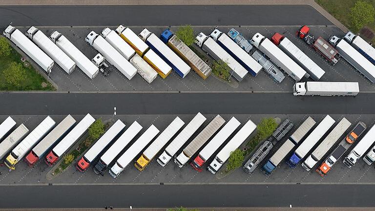 Firmen suchen Fahrer       -  Insgesamt 3210 schwere und leichte Nutzfahrzeuge sind im Kreis Haßberge in Betrieb, zeigt die Auswertung des Fahrzeugbestandes des Kraftfahrt-Bundesamtes.