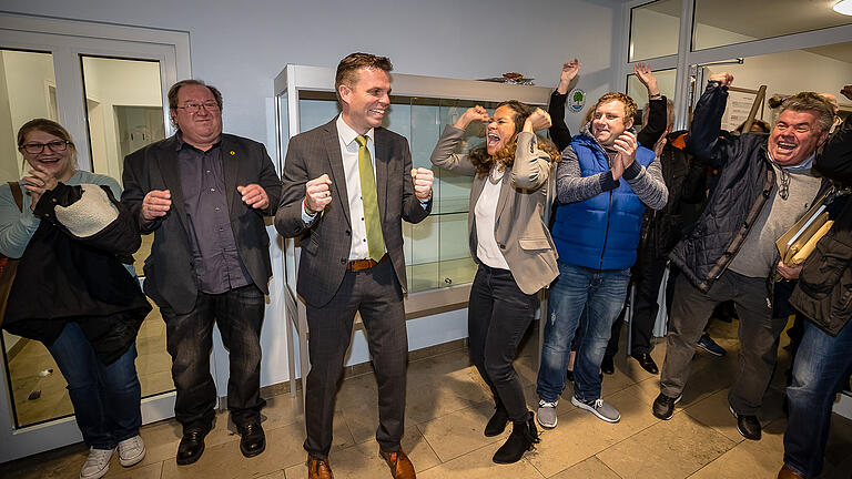 Oliver Schule heißt der neue Bürgermeister von Sennfeld. Er wurde mit 63,5 Prozent  gewählt.