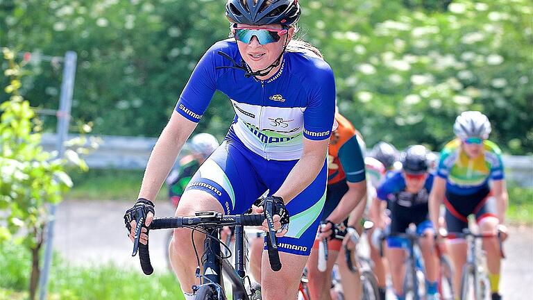 Luisa Werner, bisher bekannt als Top-Ruderin, startet jetzt beim Radrennen in der Bundesliga der Frauen – am Sonntag in Karbach. Luisa Werner, bisher bekannt als Top-Ruderin, startet jetzt beim Radrennen in der Bundesliga der Frauen – am Sonntag in Karbach.