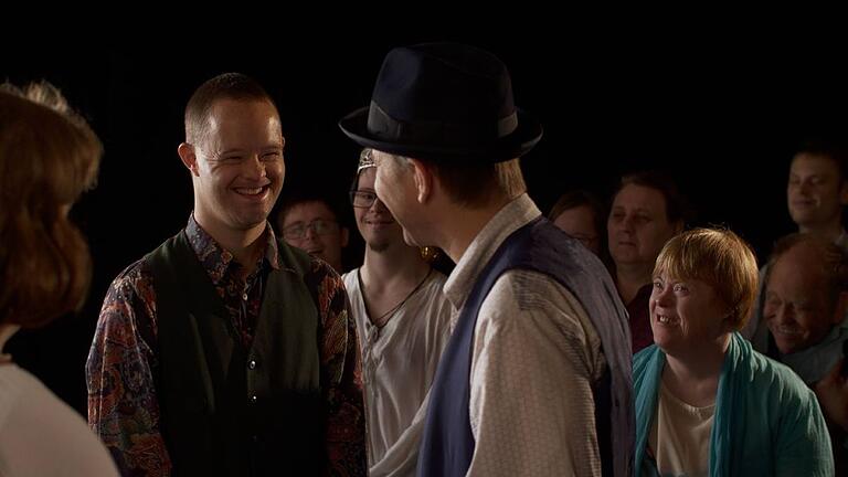 Mit dem Dokumentarfilm „So wie wir“ von Torsten Repper eröffnet das Theater Augenblick sein Frühjahrsprogramm 2023.
