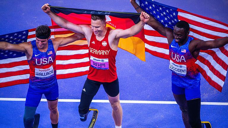 Paralympics Paris 2024 - Leichtathletik       -  Markus Rehm jubelt nach seinem Sieg in Paris.