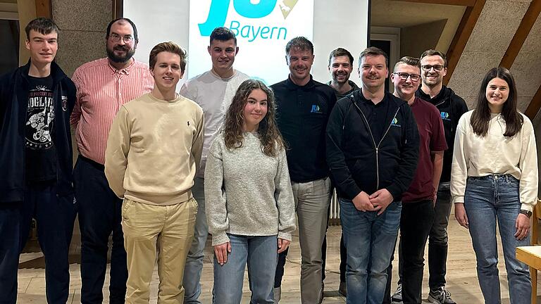 Neuwahlen bei der Jungen Union Randersacker (von links): Jason Leherer, Michael Holl, Lino Stumpf, Moritz Sedelmayer, Mina Haas, Markus Heger, Benedikt Seufert, Benedikt Heger, Tobias Blass, Johannes König und Theresa König.