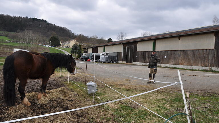 Der Reitverein Lohr muss einige seiner Außenflächen an der Reithalle für den Klinikneubau abgeben.&nbsp;