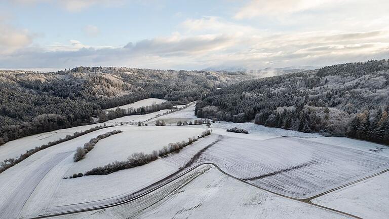 Schneefälle in Baden-Württemberg       -  Der DWD warnt vor starkem Schneefall.