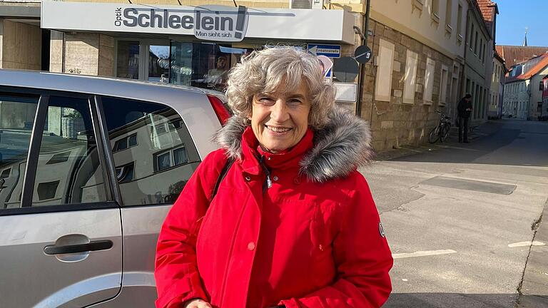 Jutta Tholen (67) aus Ipthausen schaut jedes Jahr begeistert Fastnacht in Franken. Jutta Tholen (67) aus Ipthausen schaut jedes Jahr begeistert Fastnacht in Franken.