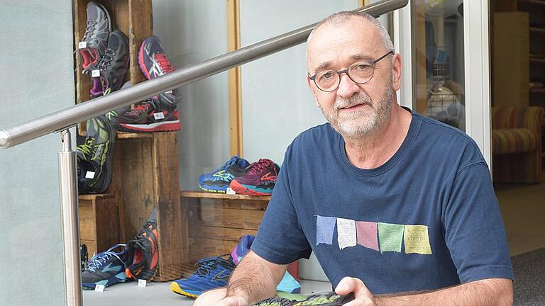 Hans-Georg Link von Schuh&Outdoor Link in Mellrichstadt hat sich ganz bewusst dagegen entschieden, in den Online-Handel zu gehen.