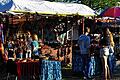 Ein bunter Bazar bietet internationale Gerichte, Dekoration, Schmuck und Kleidung. Bratwurst-, Bier-, Wein- und Cocktailstand sorgen für kulinarische Gaumenfreuden. Am Sonntag, dem Familientag, locken selbst gemachte Kuchen und Torten sowie ein zünftiges Weißwurstfrühstück.