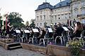 Königliche Klänge vor majestätischer Kulisse. Die Bläserphilharmonie lud wieder zu ihrem traditionellen Konzert im Schlosspark ein.