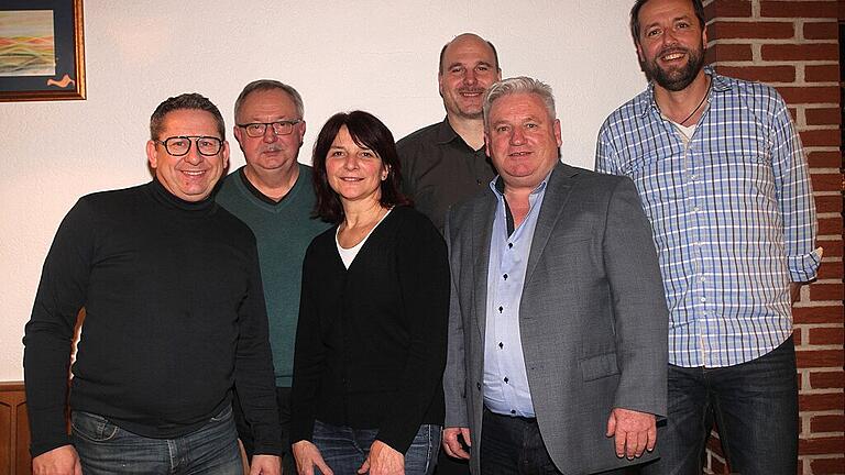 Sie treten für die CSU Stettfeld bei den Gemeinderatswahlen an (von links): Peter Frankenstein, Walfried Spath, Dorothea Simon, Helmut Schöpplein, Bürgermeisterkandidat Alfons Hartlieb und Udo Busch. Sie treten für die CSU Stettfeld bei den Gemeinderatswahlen an (von links): Peter Frankenstein, Walfried Spath, Dorothea Simon, Helmut Schöpplein, Bürgermeisterkandidat Alfons Hartlieb und Udo Busch.