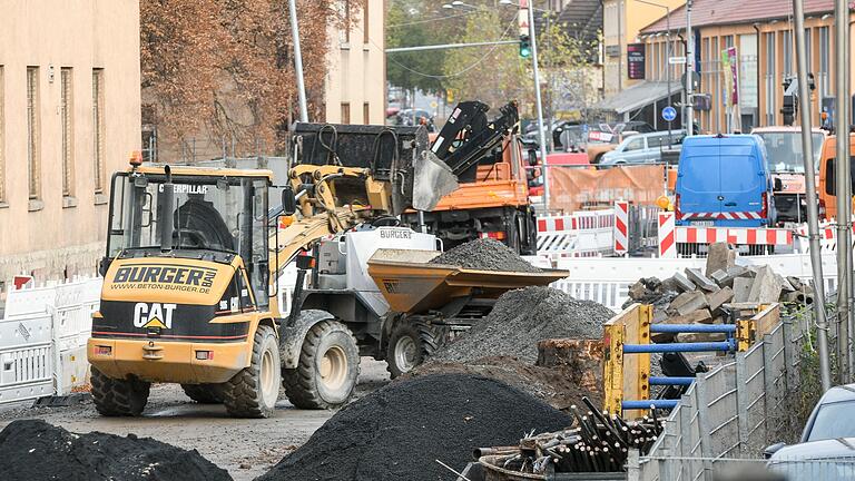 Die Baustelle in der Nürnberger Straße beschäftigt Verkehrsteilnehmer schon lange - und wird dies auch im neuen Jahr noch tun.