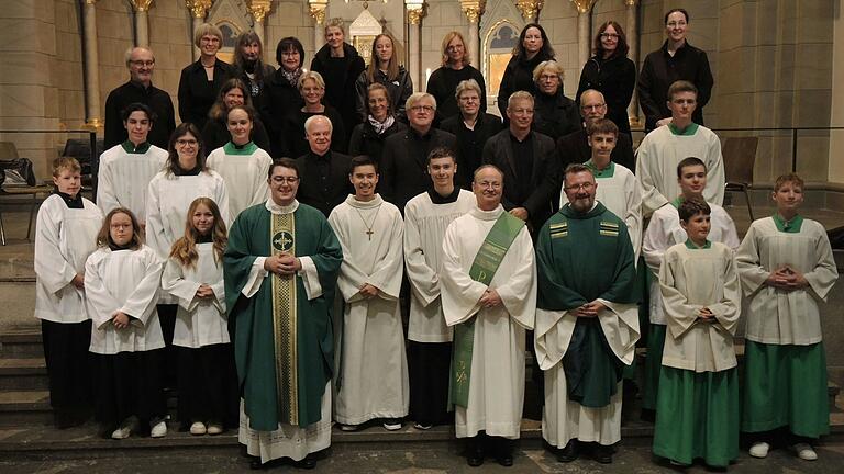 Alle Beteiligten des großen Abschiedsgottesdienstes in Heilig Geist. Alle Beteiligten des großen Abschiedsgottesdienstes in Heilig Geist.