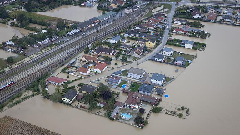 Hochwasser in Österreich       -  Ohne Klimawandel hätte Sturm 'Boris' wohl nicht so gewütet, sagen Experten.