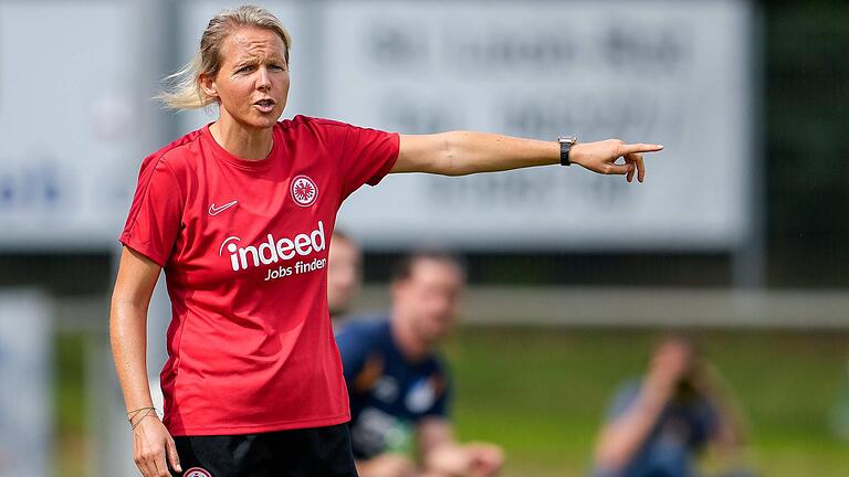 Friederike 'Fritzy' Kromp ist seit 1. Juli Cheftrainerin der U-20-Frauen von Eintracht Frankfurt in der 2. Fußball-Bundesliga.