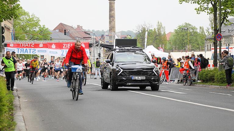 Beim Fit and Fun-Lauf ging es zweimal um die Residenz in 5 Kilometer.