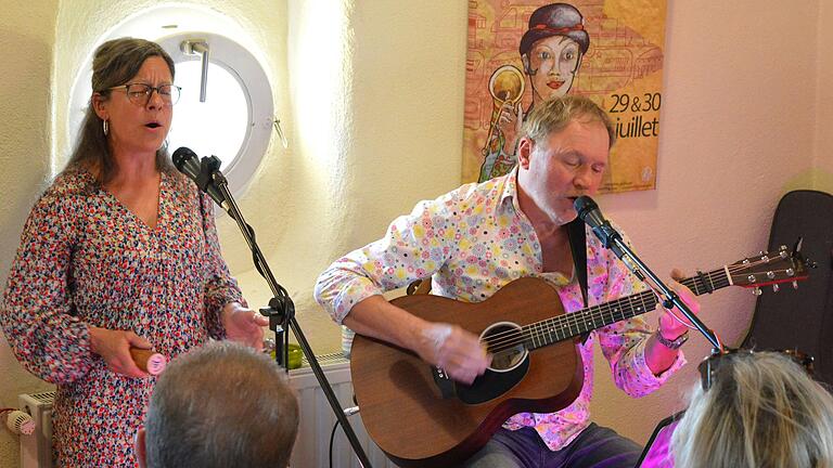 Große Begeisterung gab es beim Konzertpublikum und bei den acht beteiligten Musikern beim traditionellen 'Klangkunst auf drei Ebenen' im Zellinger Torturm. Große Begeisterung gab es beim Konzertpublikum und bei den acht beteiligten Musikern beim traditionellen 'Klangkunst auf drei Ebenen' im Zellinger Torturm.