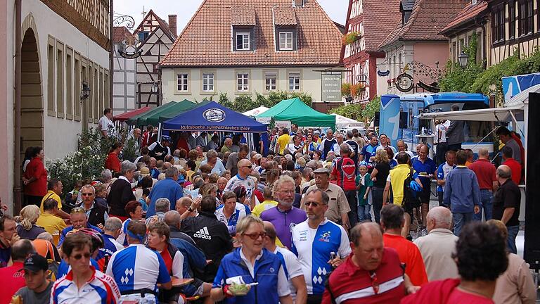 Zuletzt 2007 war die BR-Radltour in Prichsenstadt zur Mittagsrast. Das Foto zeigt die damals gefüllte Altstadt. Im August steht die Stadt erneut auf dem Tourplan. Zuletzt 2007 war die BR-Radltour in Prichsenstadt zur Mittagsrast. Das Foto zeigt die damals gefüllte Altstadt. Im August steht die Stadt erneut auf dem Tourplan.