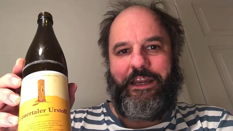 Ob Lauertaler Urstoff oder ein Gerstensaft von der Streck-Bräu in Ostheim: Der Kabarettist und Tatort-Darsteller Matthias Egersdörfer hat mit seiner Video-Verkostung des Rhöner Bier-Adventskalenders für Furore gesorgt. Viele Kommentatoren gaben sich begeistert über die poetischen und humorvollen Geschmacks-Proben des Fürther Künstlers.