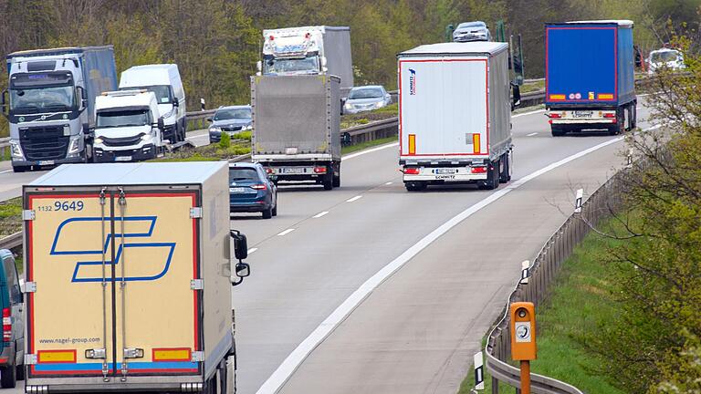 Unter anderem in der Transportbranche fehlen in Unterfranken Fachkräfte. Auch in anderen Berufen wird der Mangel bis 2035 massiv zunehmen, behaupten Fachleute.