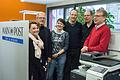 Expertentelefon zum Thema Darmkrebs, Mediziner aus der Region stellen sich am Telefon Fragen. Gruppenfoto mit (von links) Dr. Sabine Leucht, Dr. Joachim Müller, Dr. Steffi Appelt, Dr. Christoph Schmidt, Dr. Klaus Kosch und Dr. Markus Ewald.